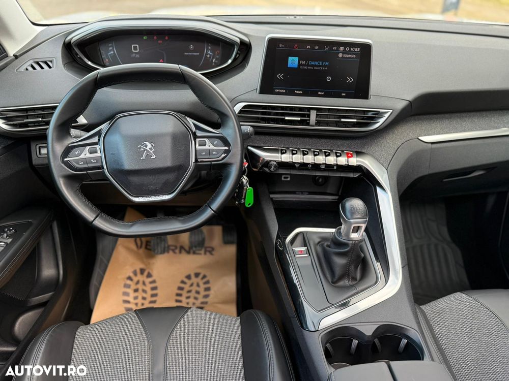 Peugeot 3008 PureTech 130 Stop & Start GPF Allure Pack - 18