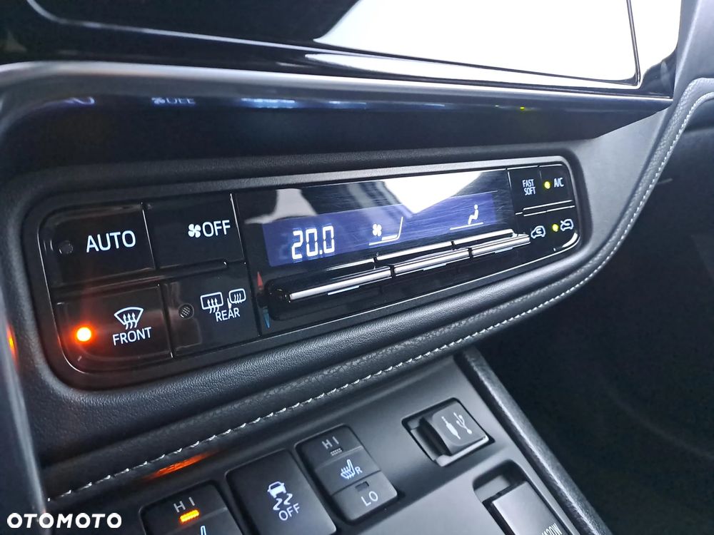 Toyota Auris Hybrid 135 Selection - 25