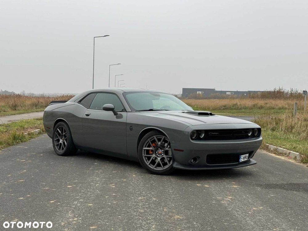 Dodge Challenger - 1