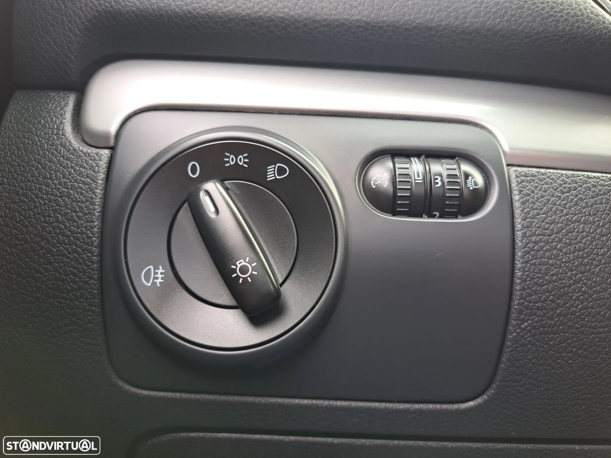 VW Golf 2.0 TDi Confortline - 14