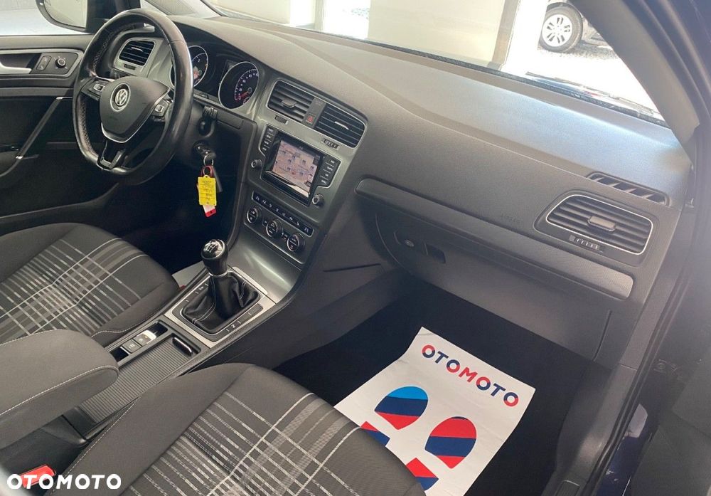 Volkswagen Golf - 11