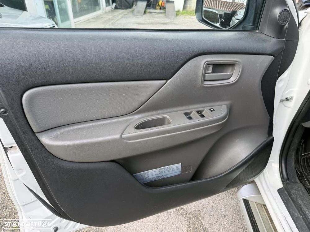 Mitsubishi L200 - 11