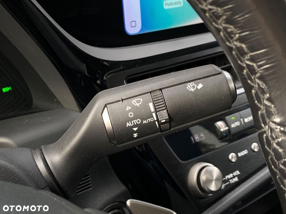 Lexus ES 300h F Sport Design - 29