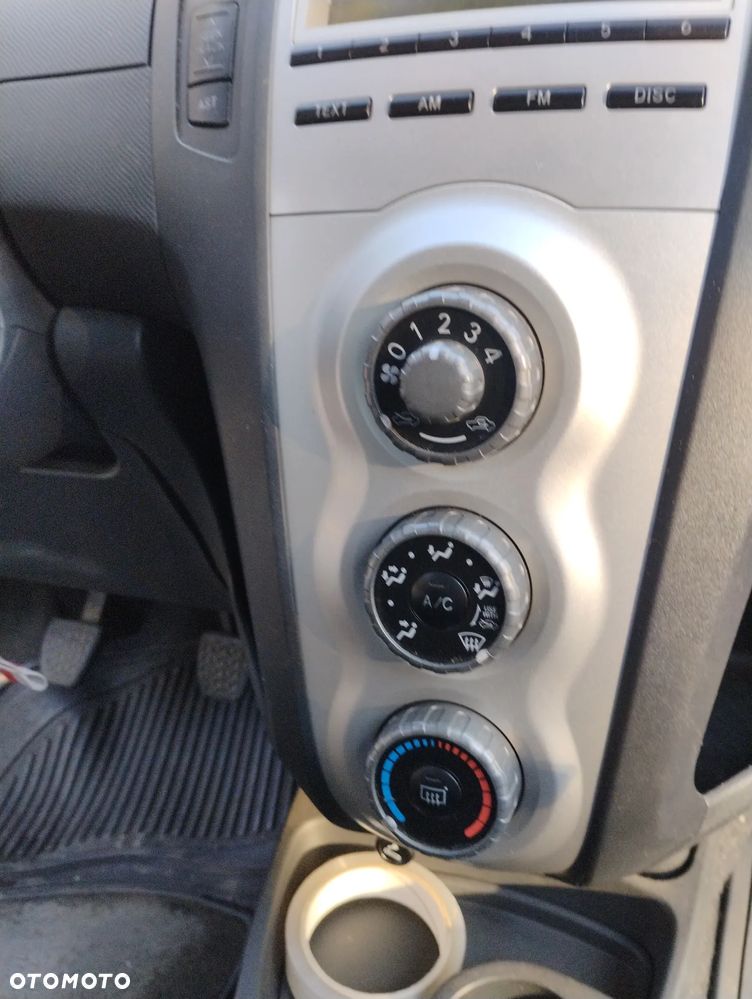 Toyota Yaris 1.4 D-4D Edition - 10