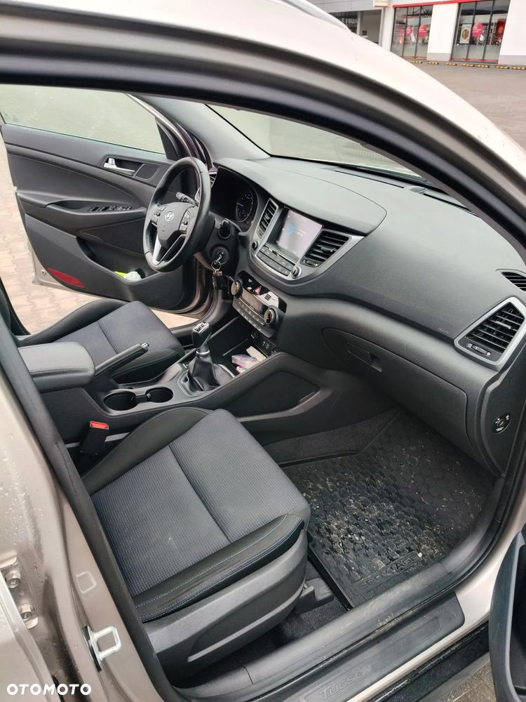 Hyundai Tucson blue 1.6 GDi 2WD Intro Edition - 11