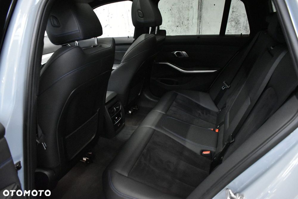 BMW Seria 3 320d xDrive M Sport sport - 18