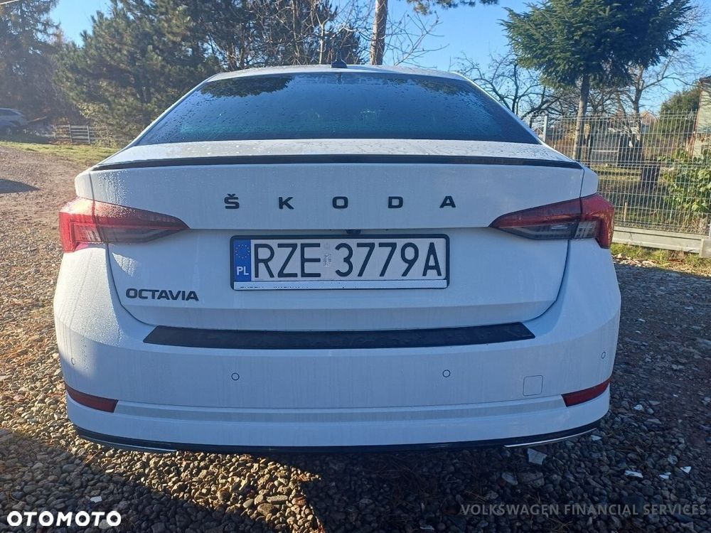 Skoda Octavia 1.5 TSI Sportline - 4