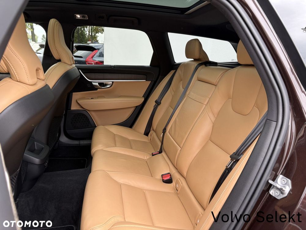 Volvo V90 Cross Country - 23