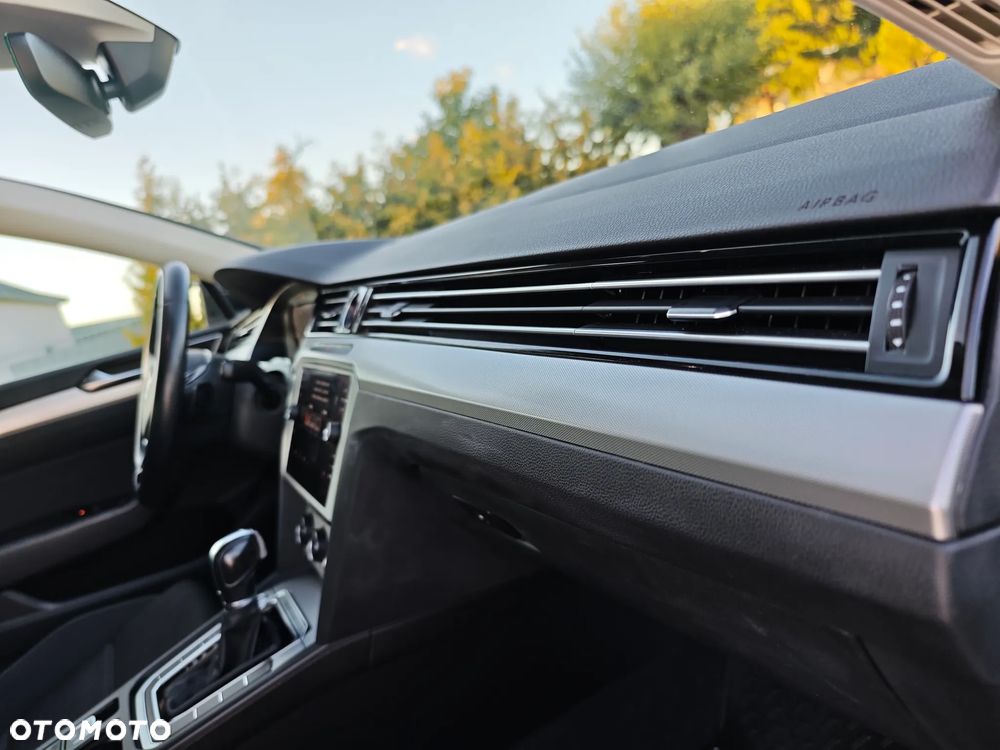 Volkswagen Passat 1.5 TSI OPF DSG Comfortline - 10