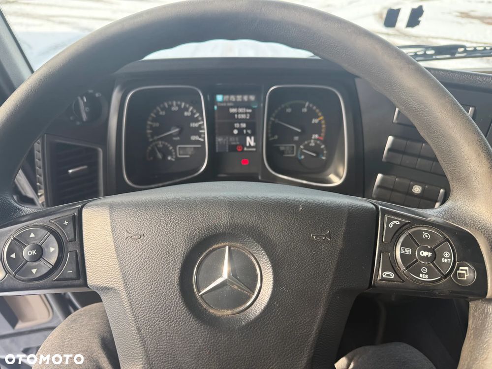 Mercedes-Benz Actros - 18
