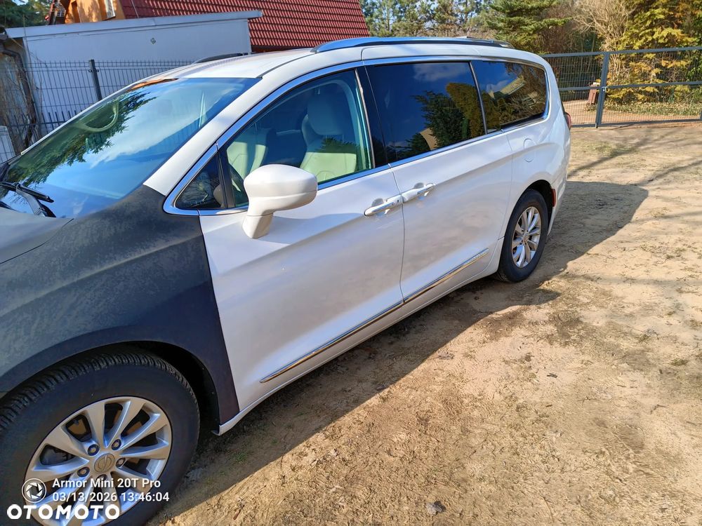 Chrysler Pacifica - 7