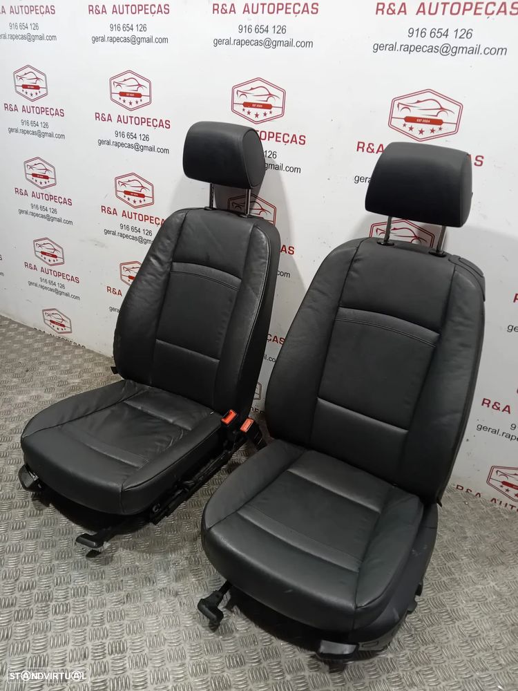 Conjunto de Bancos BMW Série 3 E92 em Pele Original - 9