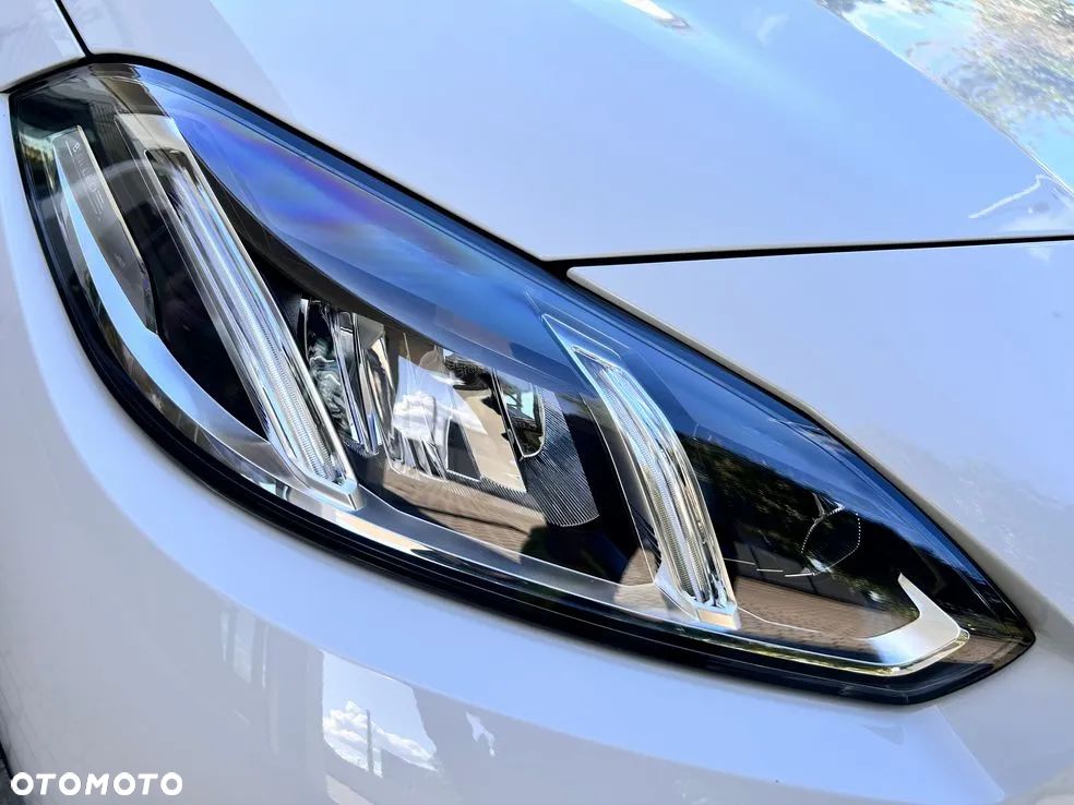 BMW Seria 1 120 mHEV - 9