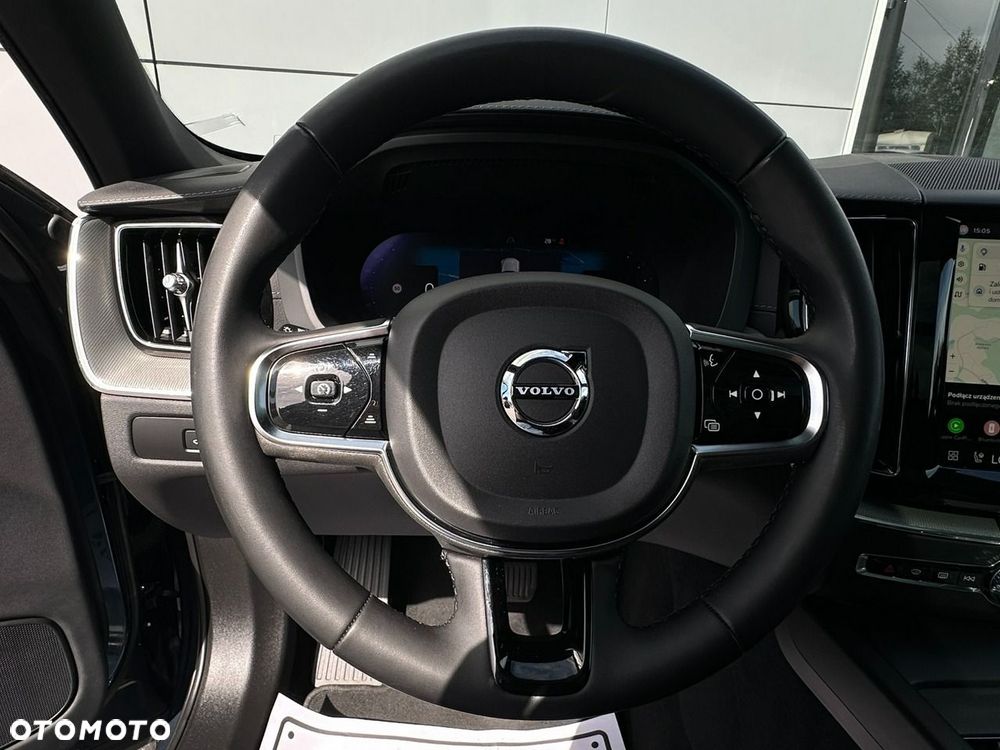Volvo XC 60 B4 D AWD Ultimate Dark - 21