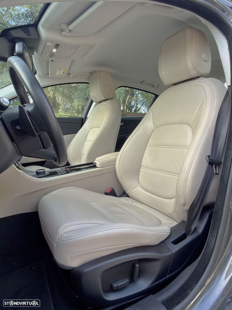 Jaguar XE 2.0 D Prestige Aut. - 37