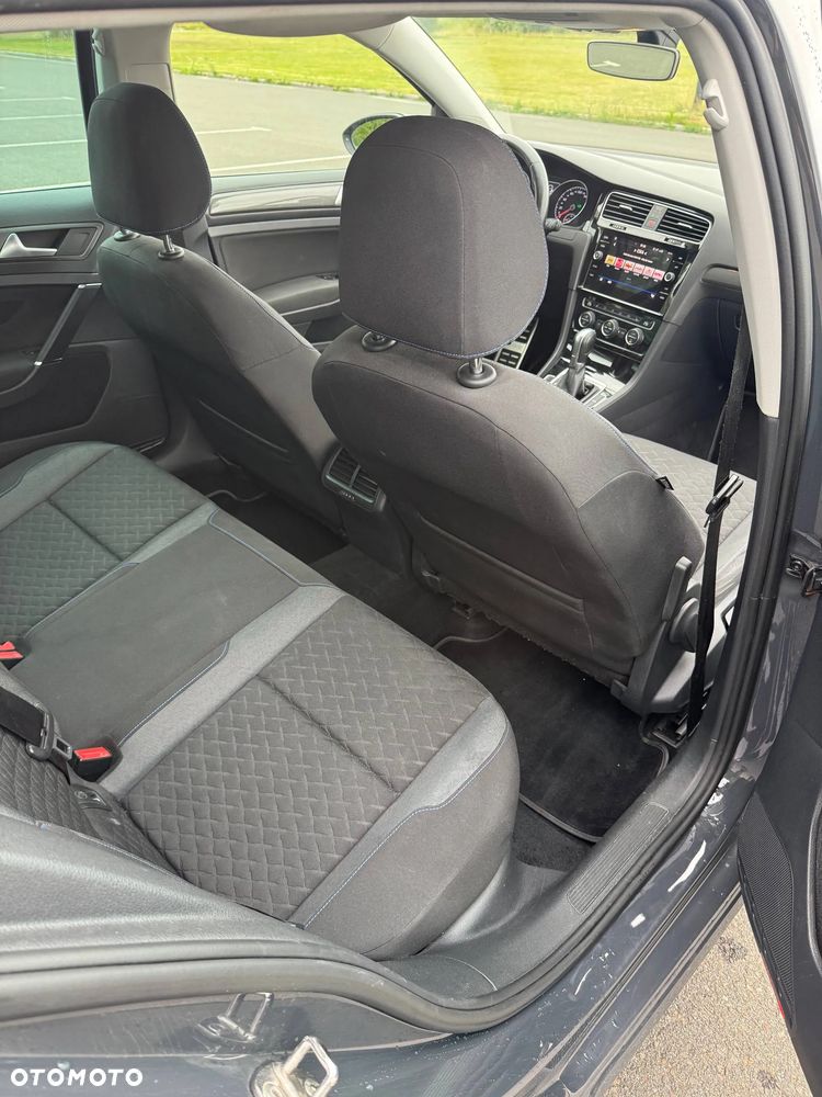 Volkswagen Golf - 23