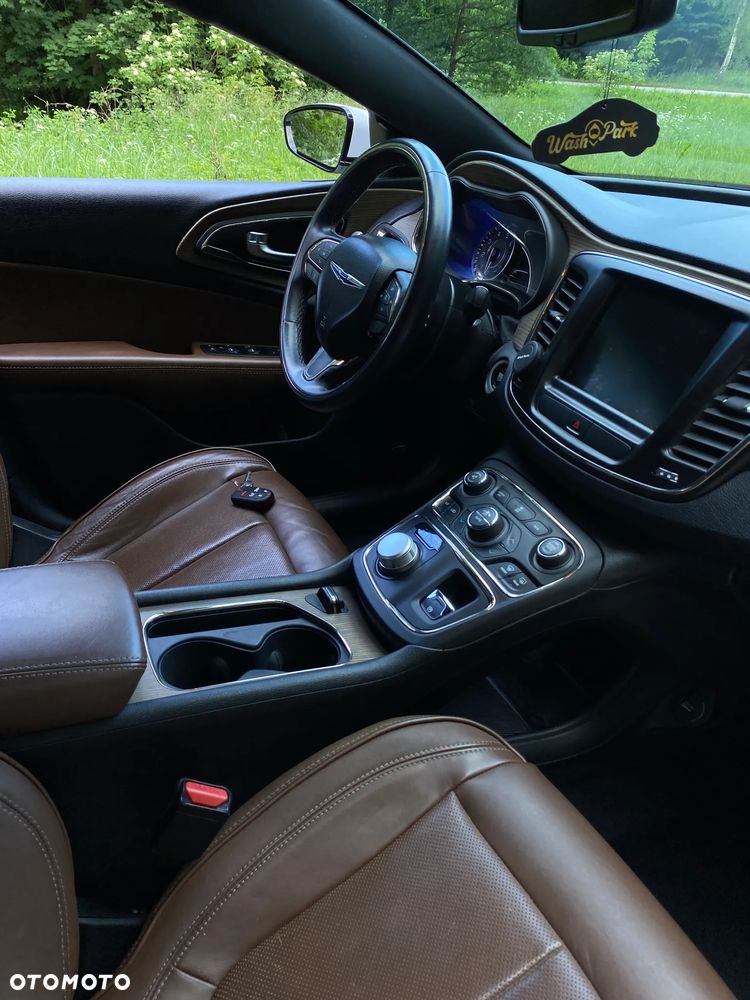 Chrysler 200 - 21