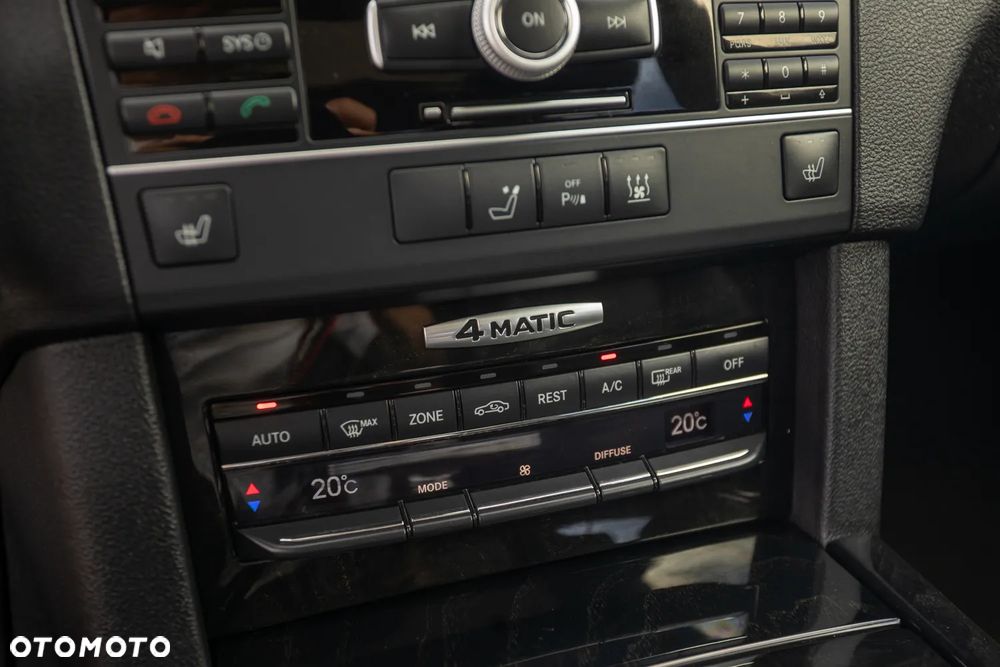 Mercedes-Benz Klasa E 350 CDI DPF 4Matic BlueEFFICIENCY 7G-TRONIC Avantgarde - 29