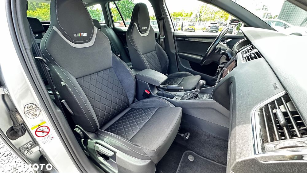 Skoda Octavia 2.0 TDI DSG RS - 29