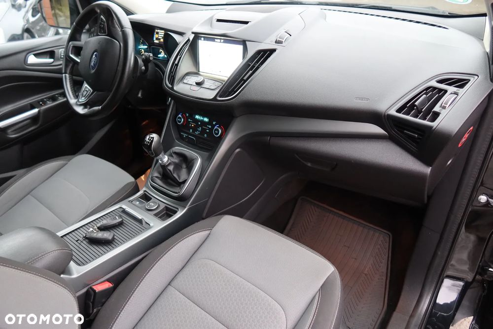 Ford Kuga 2.0 TDCi 2x4 Titanium - 22