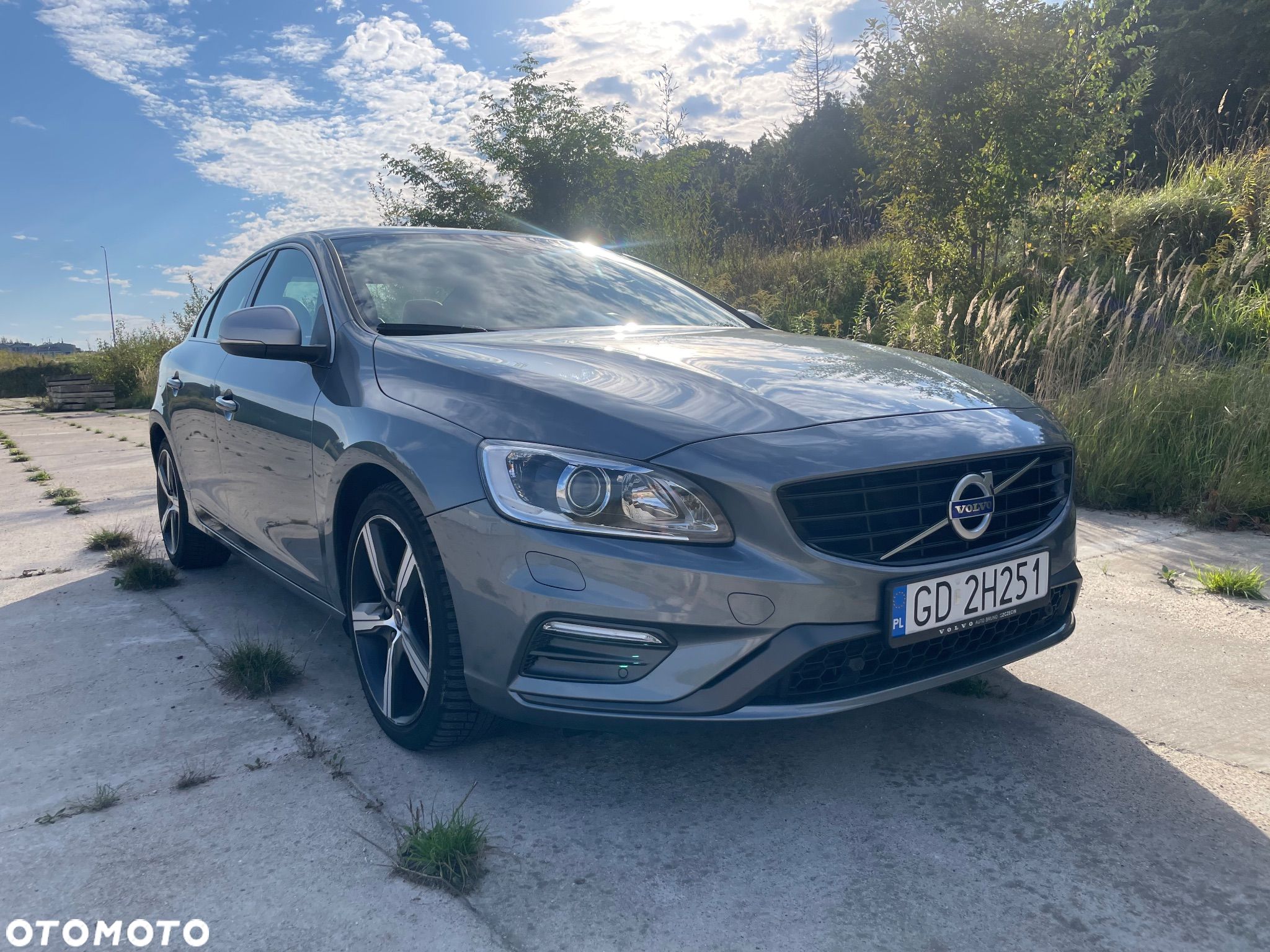 Volvo S60 T3 Drive-E R-Design Momentum - 1