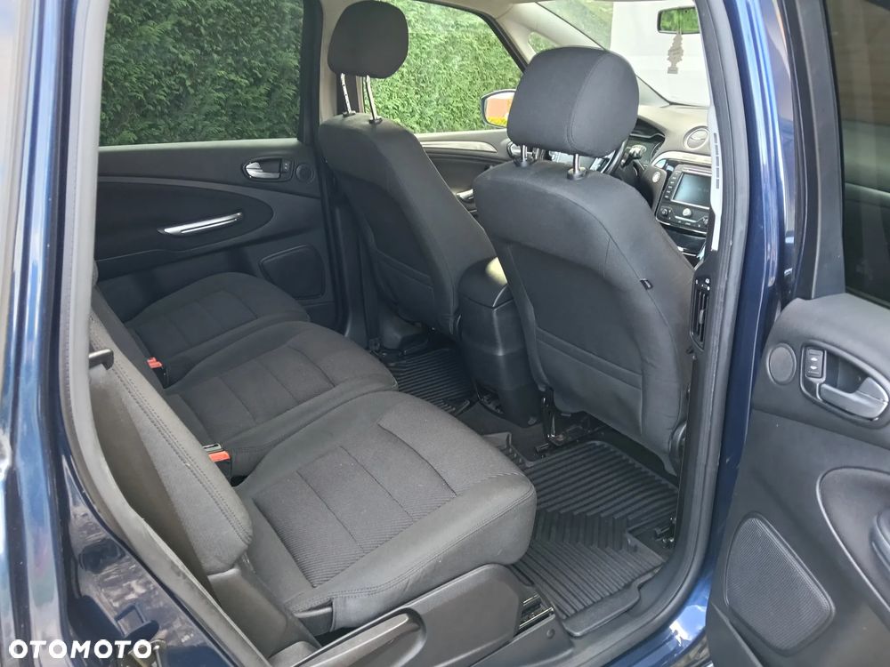 Ford S-Max - 19