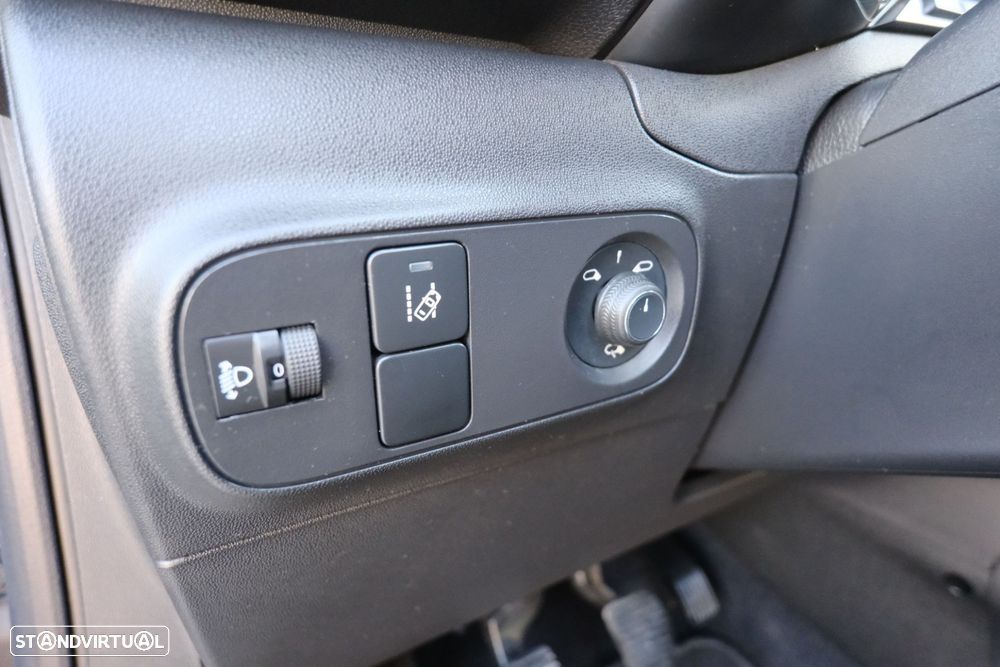 Citroën C3 1.2 PureTech Shine - 18