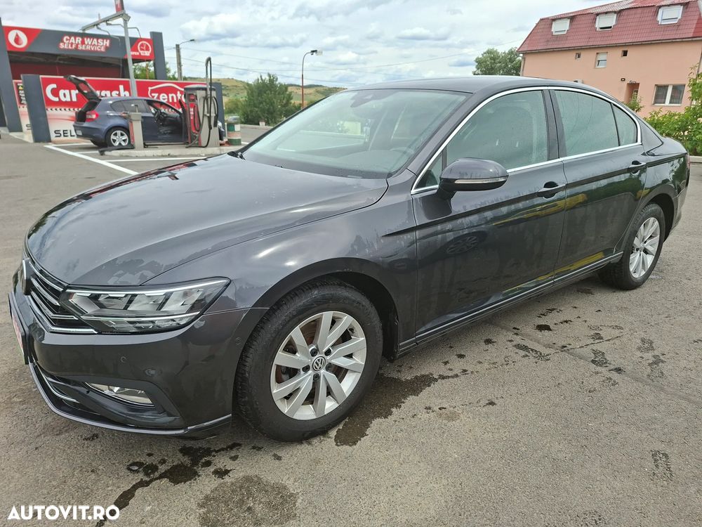 Volkswagen Passat 1.6 TDI DSG Comfortline - 1