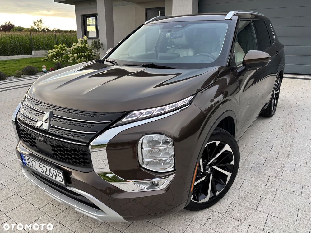 Mitsubishi Outlander - 1