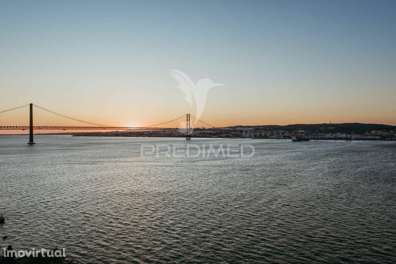 Moradia em zona nobre de Lisboa - Av. Almirante Gago Coutinho - Grande imagem: 3/24