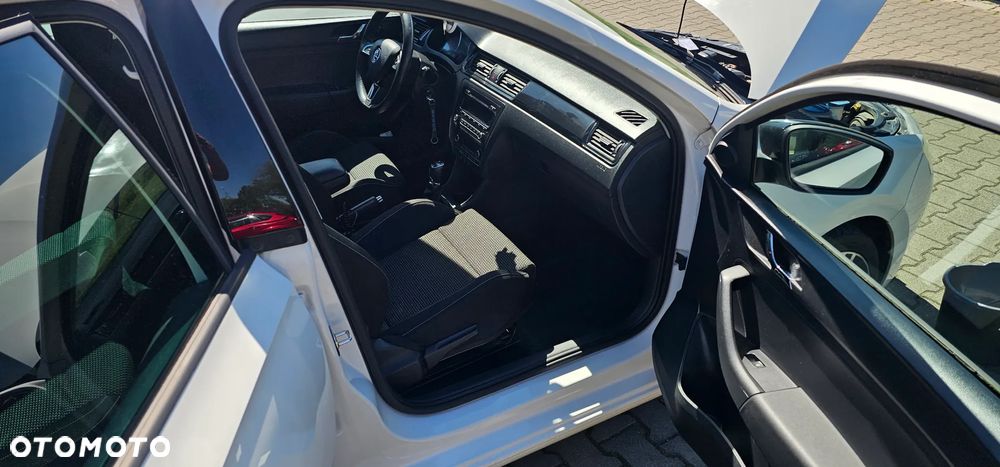 Skoda RAPID 1.2 TSI Edition - 28