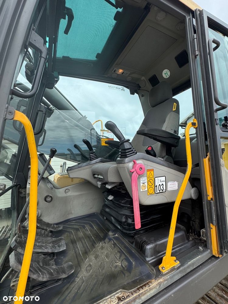 Volvo EC 240 CNL - 25