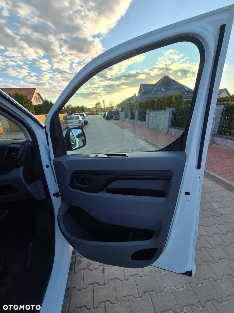 Toyota Proace L2 2020r 2.0HDI BLIS KAMERA  FULL SERVIS ASO JAK NOWY 100% BEZWYPADKOWY - 25