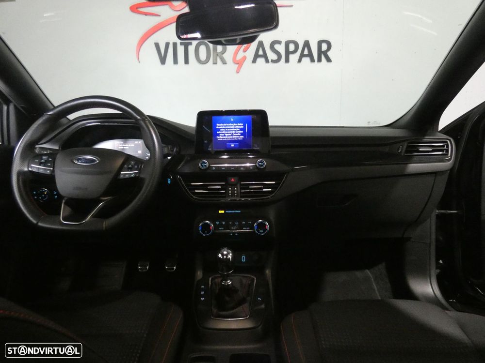 Ford Focus 1.0 EcoBoost MHEV ST-Line - 28