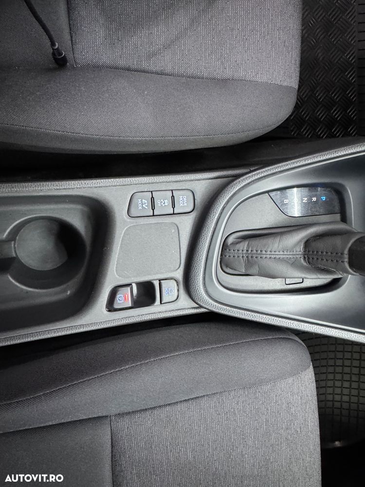 Toyota Yaris 1.5 VVT-i HSD Active - 9