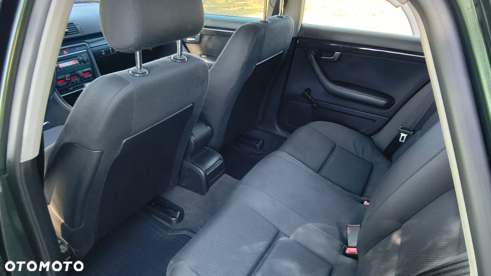 Audi A4 Limousine - 10