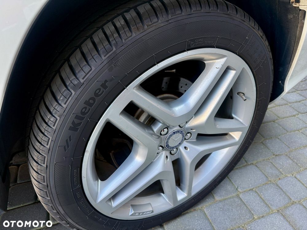 Mercedes-Benz GL - 12