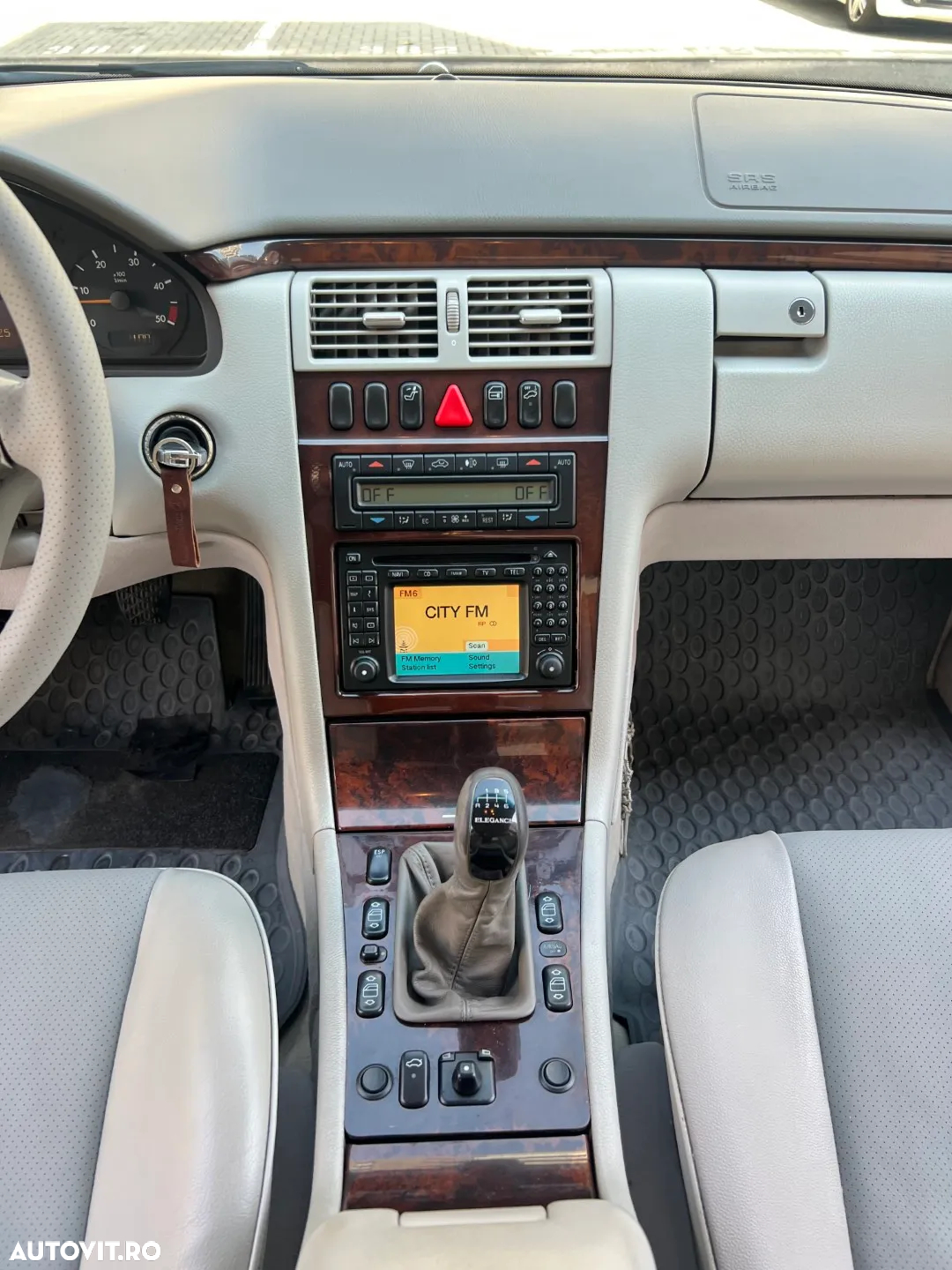 Mercedes-Benz E - 13