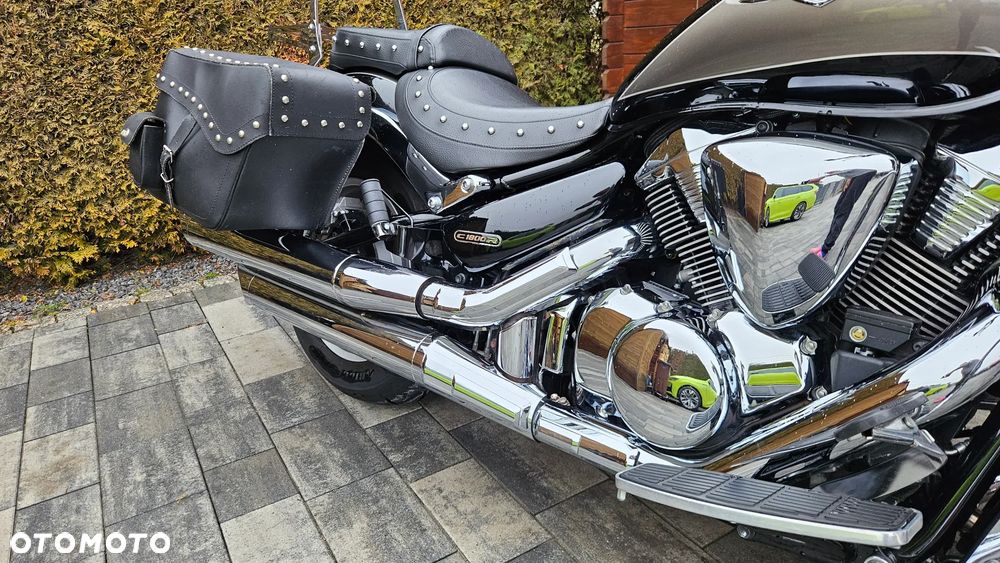 Suzuki Intruder - 8