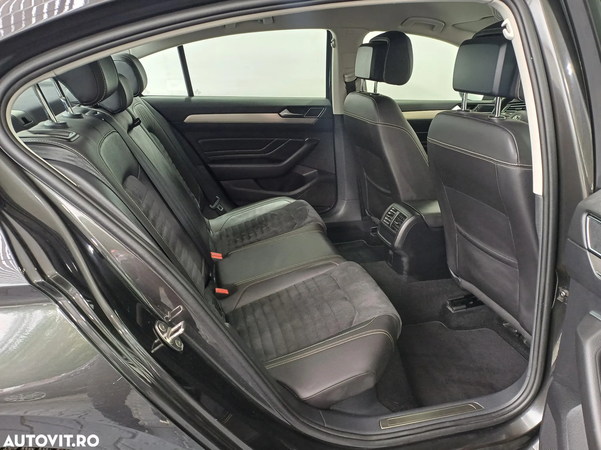 Volkswagen Passat 2.0 TDI DSG Highline - 28