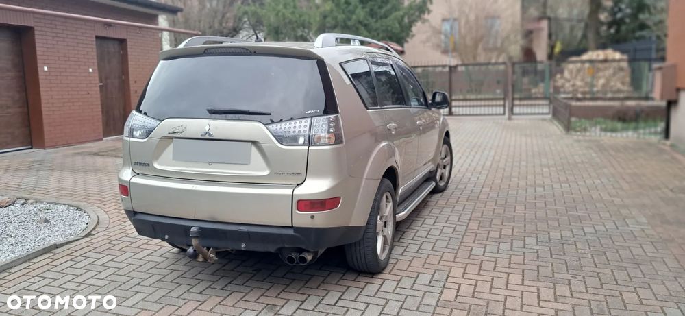 Mitsubishi Outlander 2.0 DID Instyle - 2