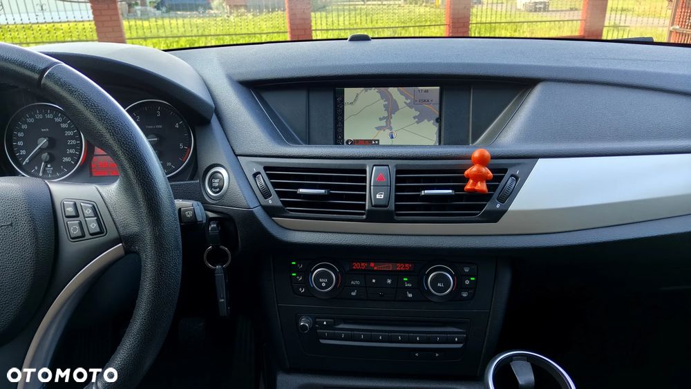 BMW X1 sDrive18d xLine - 21