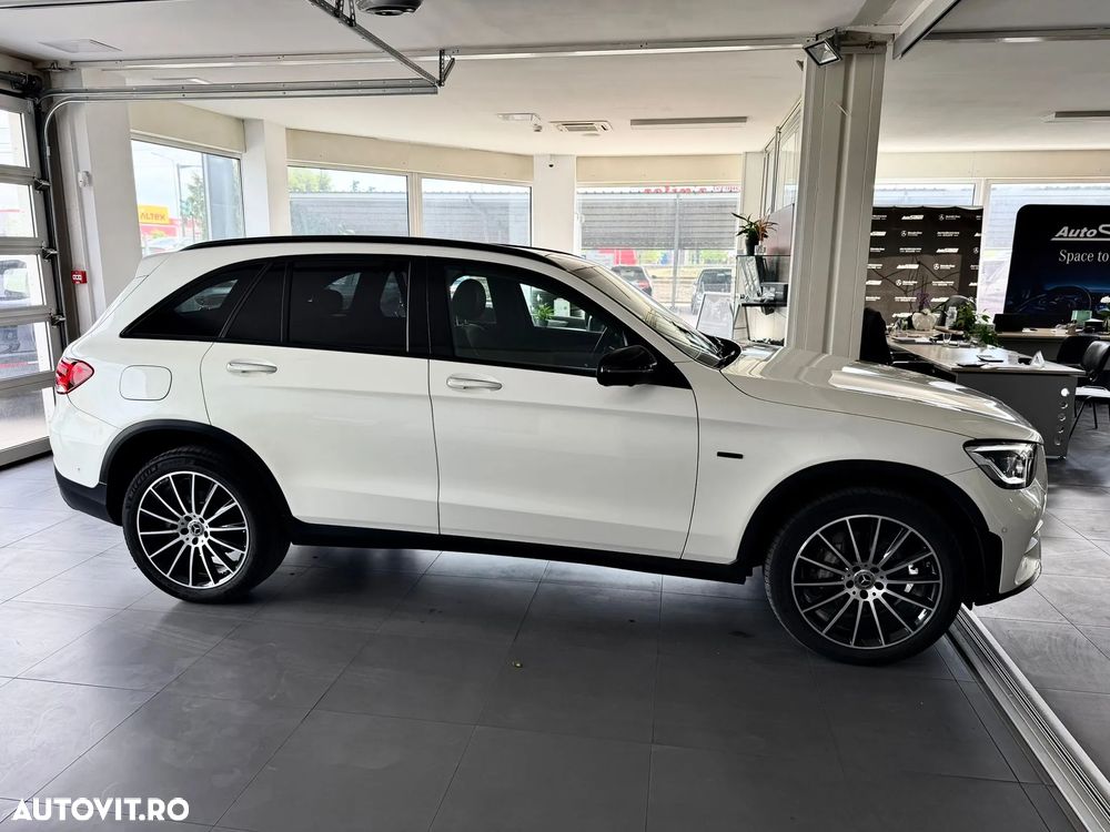 Mercedes-Benz GLC 300 e 4Matic 9G-TRONIC AMG Line - 5