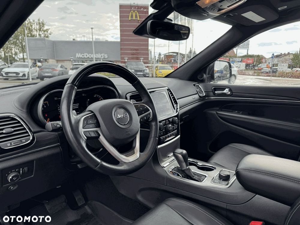 Jeep Grand Cherokee - 25