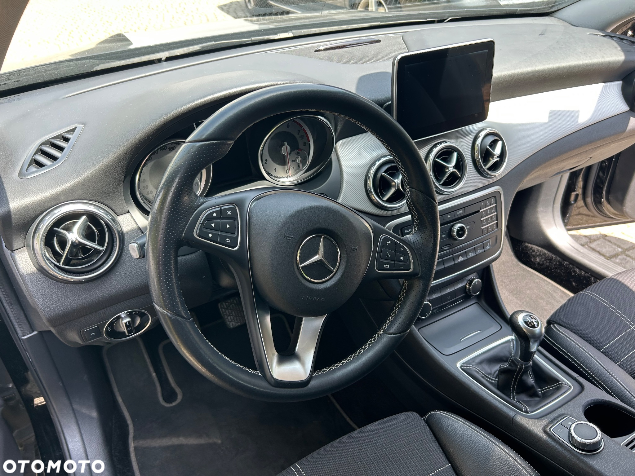 Mercedes-Benz GLA 180 SCORE - 20