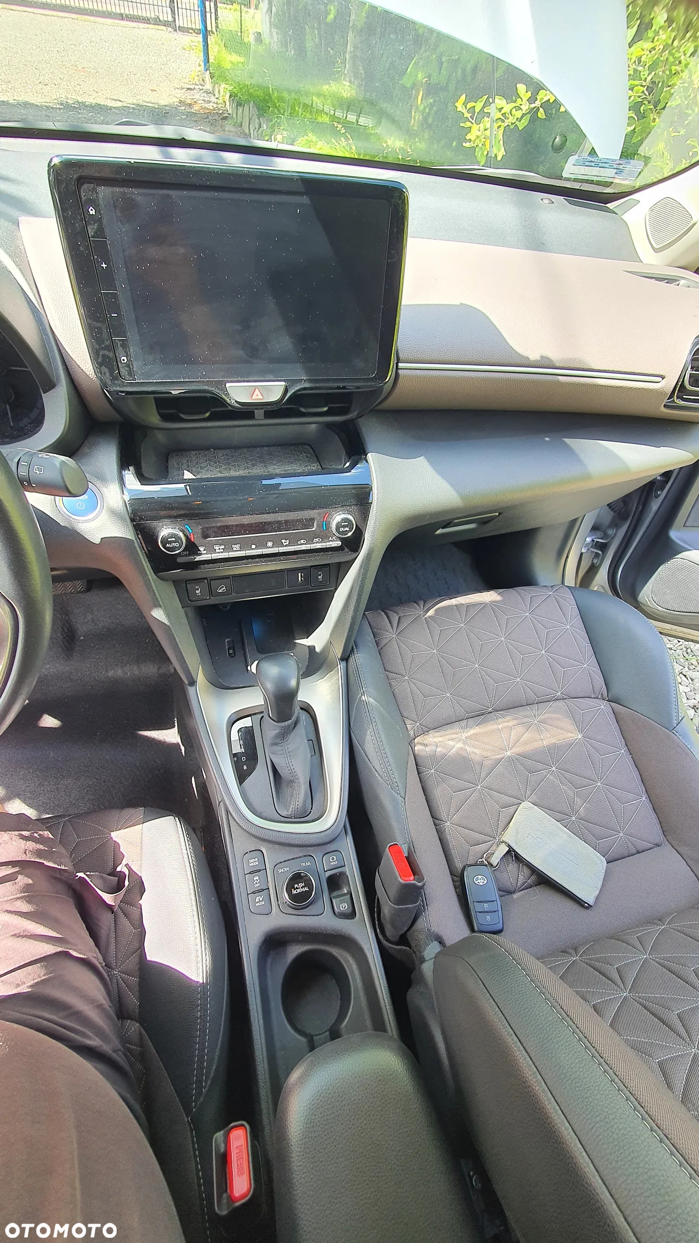 Toyota Yaris Hybrid 1.5 Executive - 14