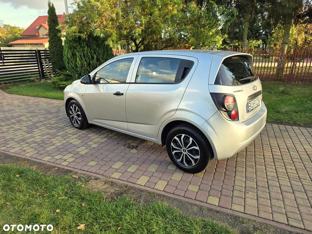 Chevrolet Aveo 1.2 LS - 25