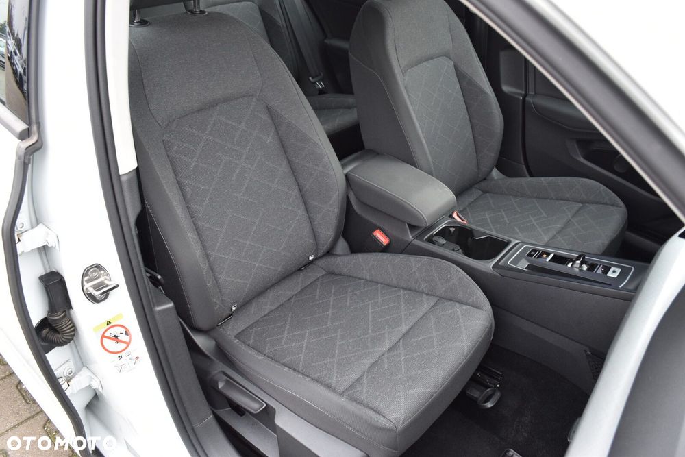 Volkswagen Golf - 33