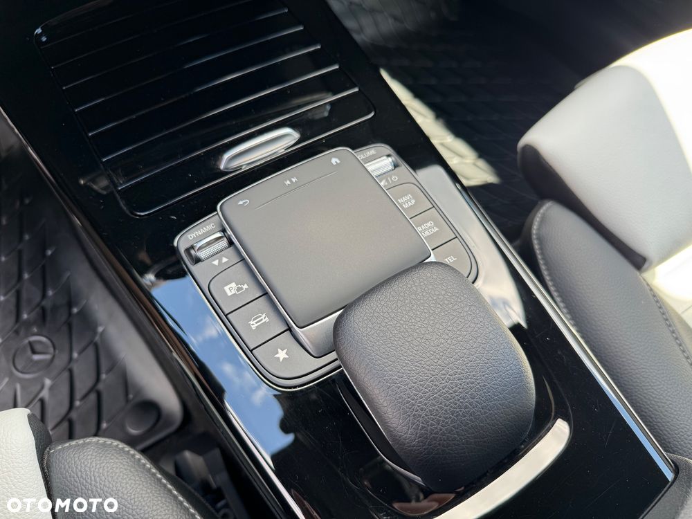 Mercedes-Benz CLA 220 d AMG Line 8G-DCT - 13