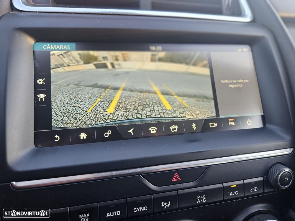 Jaguar E-Pace 2.0 i4D S - 27